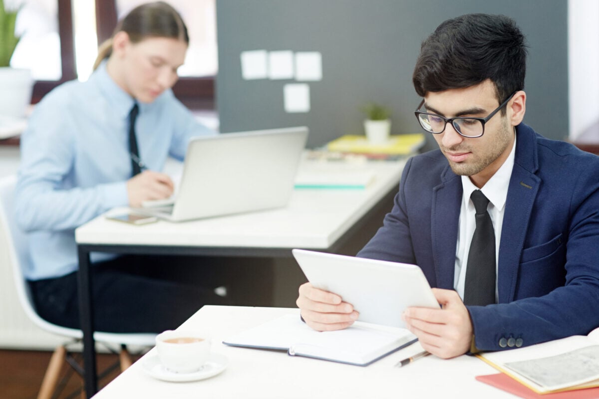 كيفية التصميم الناجح لمركز تقييم الخريجين بنجاح